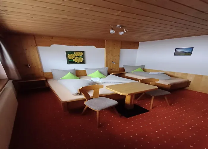 In Paradise Near Trails * Längenfeld