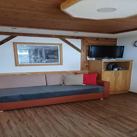 In Paradise Near Trails Langenfeld